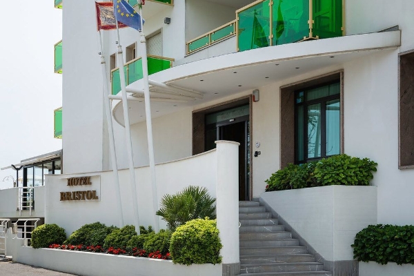 Hotel Bristol